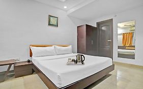 Super Townhouse Divya Palace